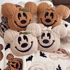 Minnie & Mickey Orange pumpkin pillows